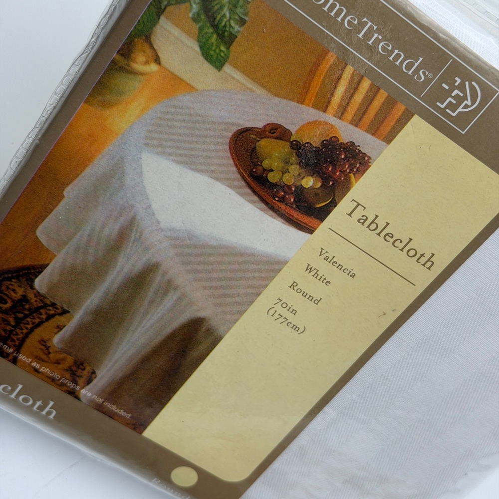 HomeTrends Valencia White Round Tablecloth 70 Inch Cotton Blend Herringbone New
